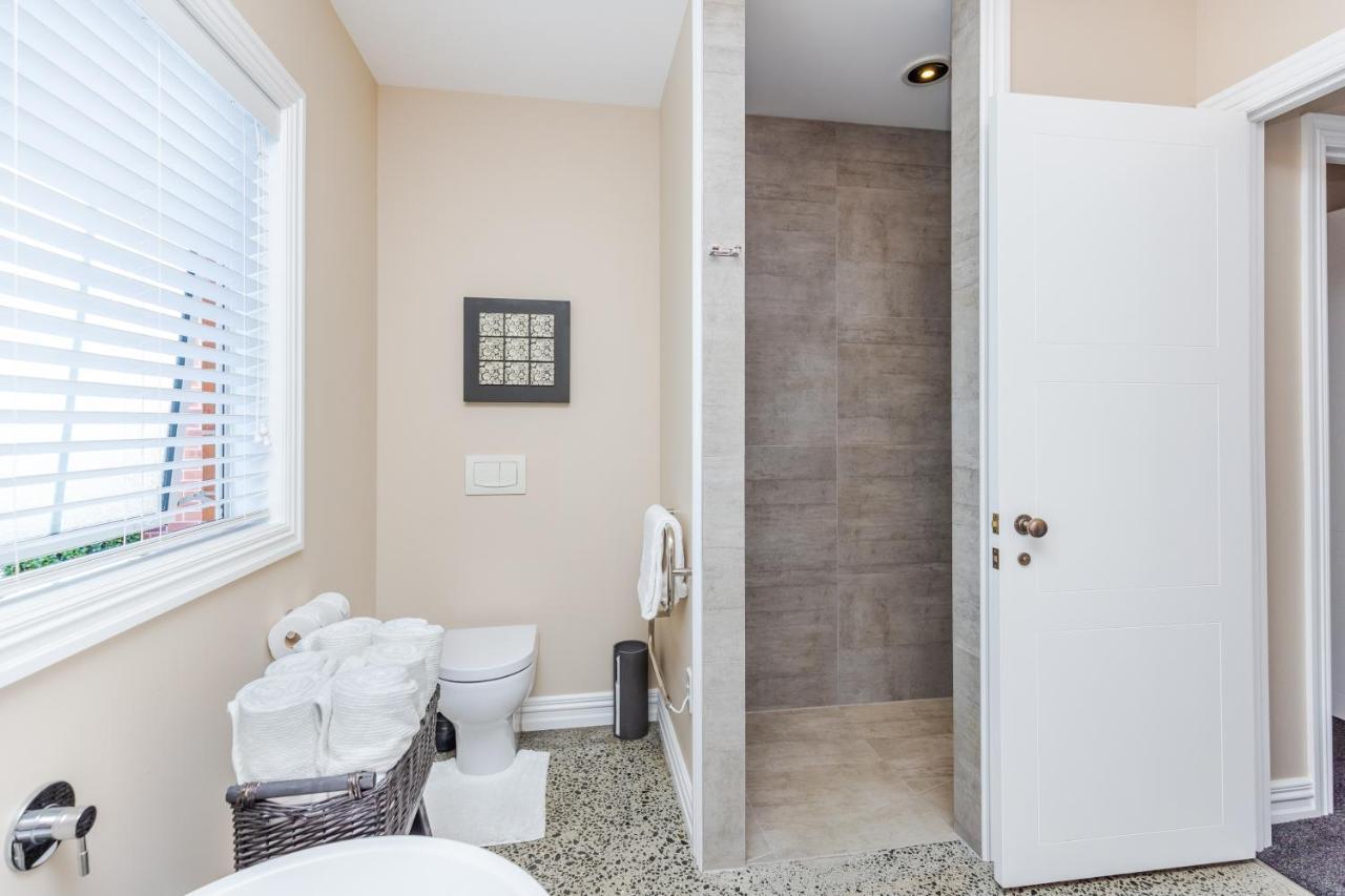 Sweet Magnolia 1 Or 2 Bedroom Suite St Kilda Cambridge With Complimentary Continental Breakfast Esterno foto