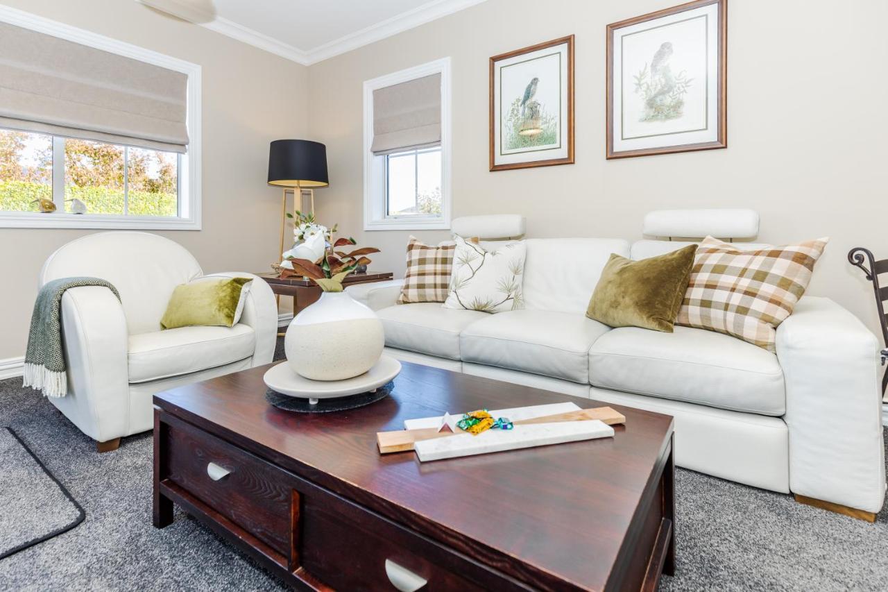 Sweet Magnolia 1 Or 2 Bedroom Suite St Kilda Cambridge With Complimentary Continental Breakfast Esterno foto