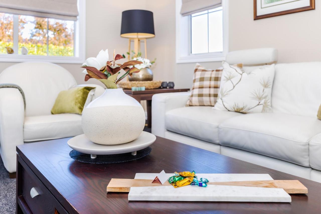 Sweet Magnolia 1 Or 2 Bedroom Suite St Kilda Cambridge With Complimentary Continental Breakfast Esterno foto
